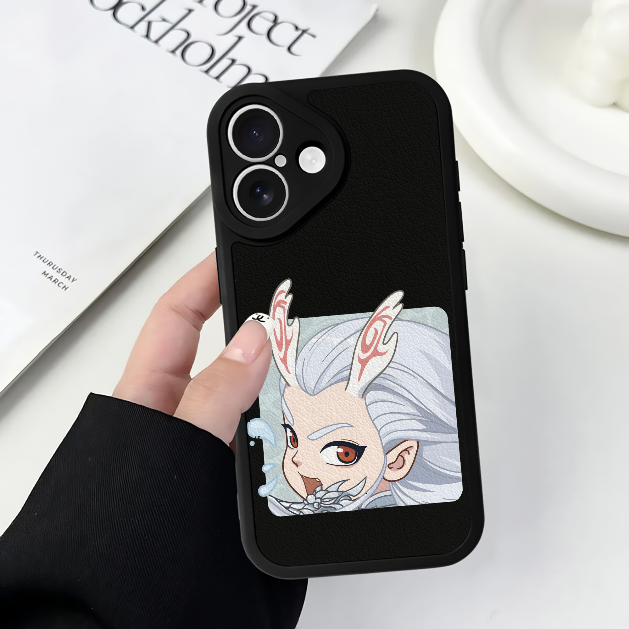 （画像用） Ne Zha 2 ナタ 魔童の大暴れ 【iPhone 16シリーズ対応】シリコンスマホケース（レザー調） 材質：シリコン